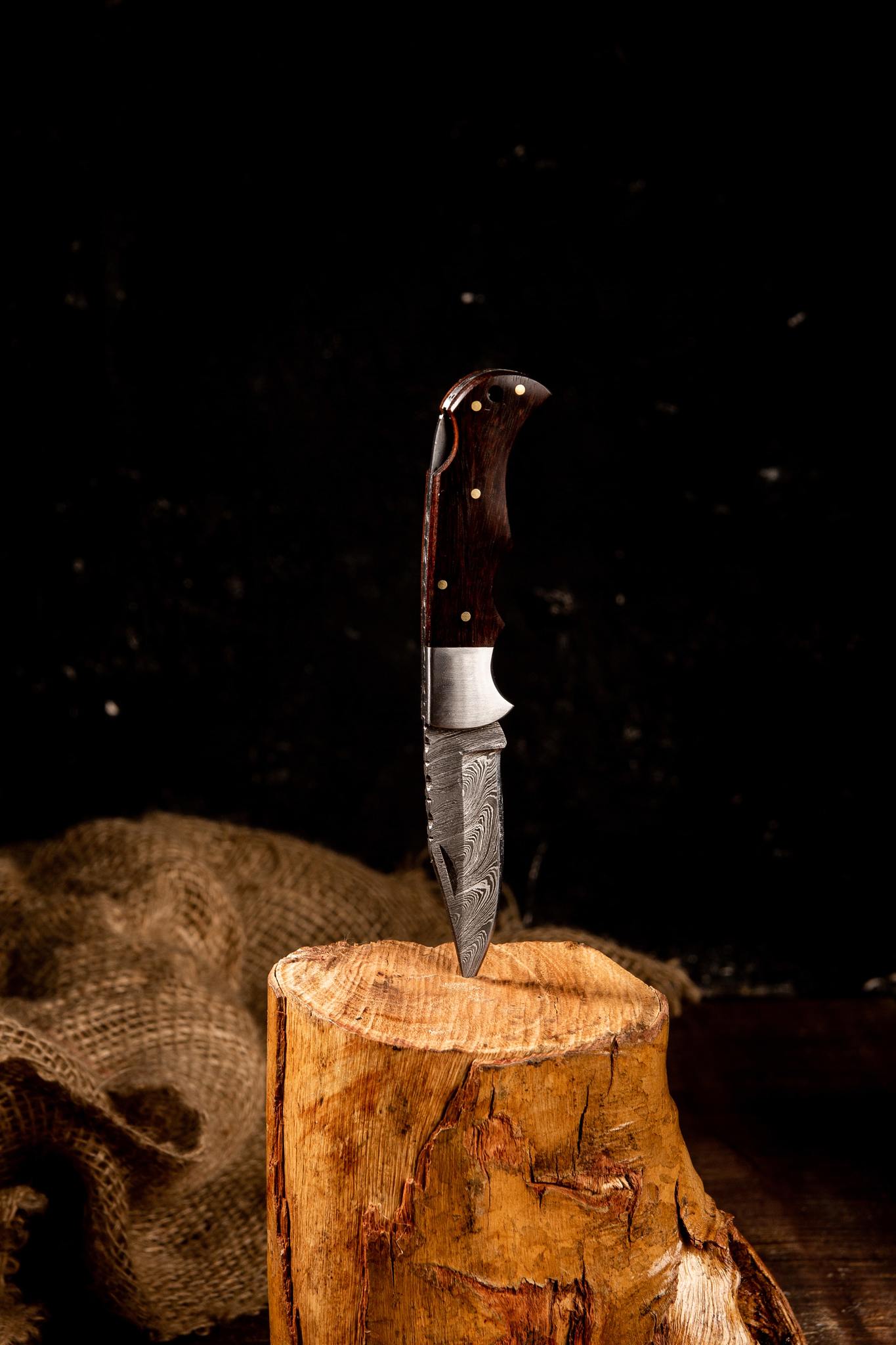 6” Hand Made Damascus Steel Hunting Pocket Knife With Engraved Blade & Patterned Walnut Wooden Handle